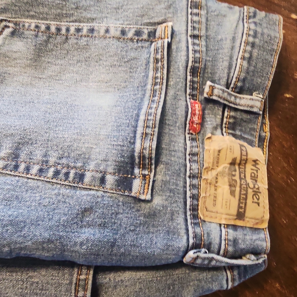 Wrangler Men's Light Blue Regular Fit Jeans